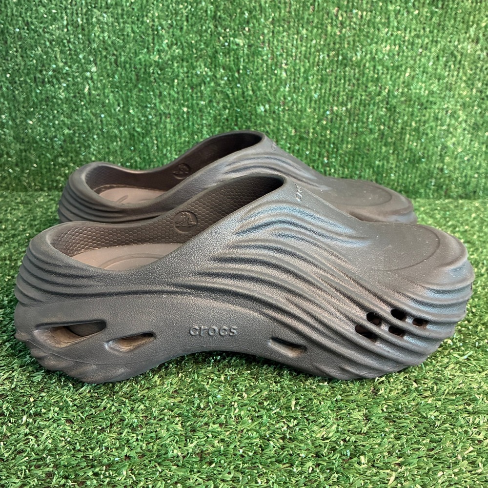 Crocs Echo Wave Slip On Breathable Lightweight Mules Clogs Black Womens 8 Mens 6